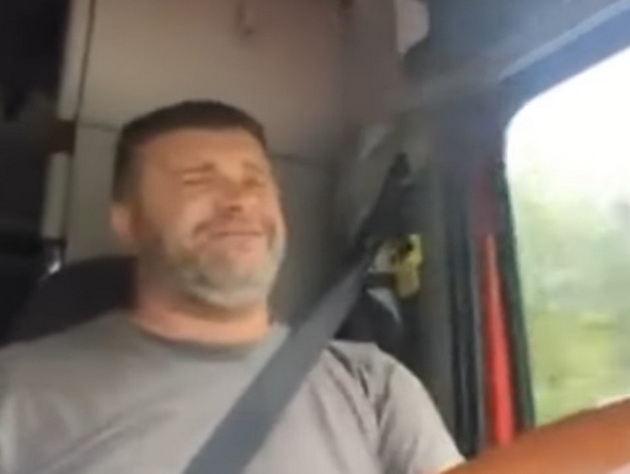 kamiondjijata-andrush-shto-se-proslavi-so-odi-dzvezdo-edvaj-ostanal-zhiv-imav-strashna-soobrakjajna-nezgoda-so-11-skrsheni-rebra-14_copy.jpg