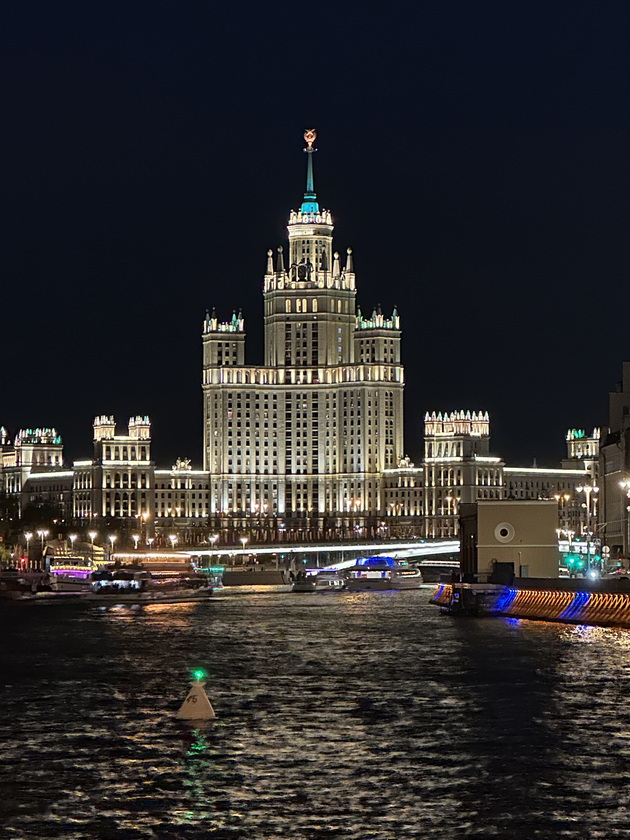 katerina-spasova-za-patuvanjeto-vo-rusija-metroto-vo-moskva-lichi-na-palata-letav-preku-istanbul-a-cenite-bea-podostapni-od-shto-mislev-11.JPG