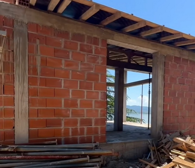 na-2-kata-pogled-kon-ezero-od-3-strani-bajkovitata-lokacija-na-noviot-dom-na-igor-djambazov-vo-dojran-pere-objavi-video-05.jpg