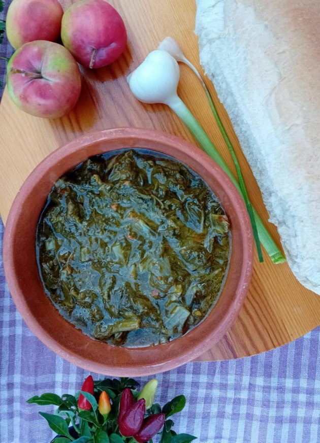 na-gosti-kaj-vanja-todorovska-vo-selo-smilevo-tuka-uzhivam-vo-pogledot-zbogaten-so-vkusot-na-pitulici-18.jpg