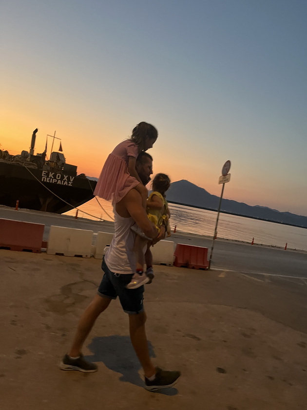 na-odmor-so-semejstvoto-gakdjievi-na-peloponez-moreto-e-posvezho-otkolku-na-kracite-vo-grcija-so-dve-deca-patuvavme-9h-08.jpg