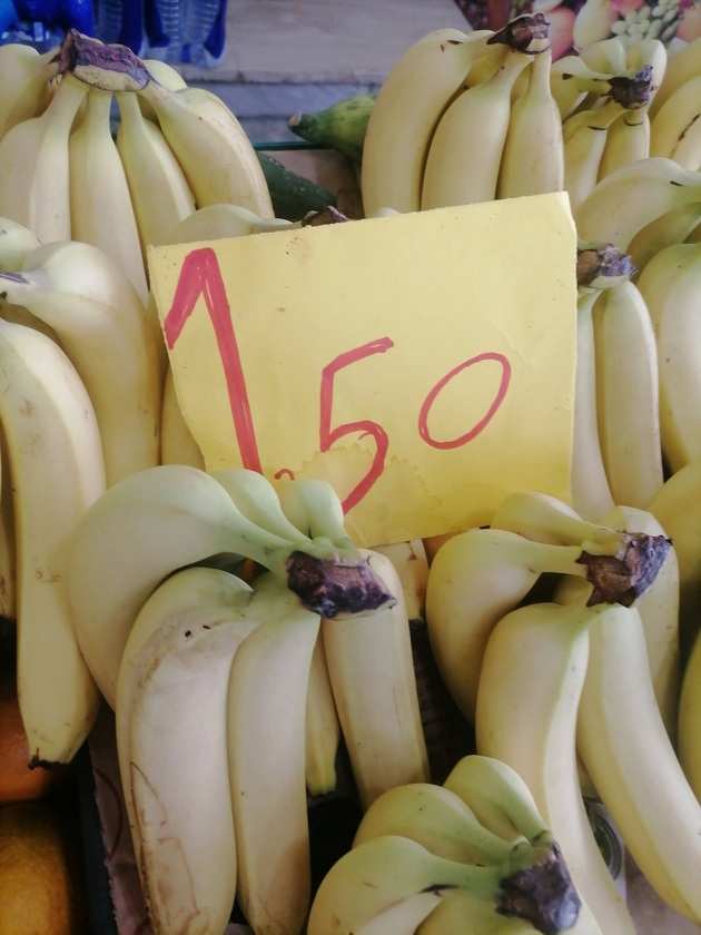 poevtino-od-makedonija-vo-koe-grchko-letuvalishte-kje-si-kupite-praski-i-kajsii-za-30-denari-kilogram-06.jpg