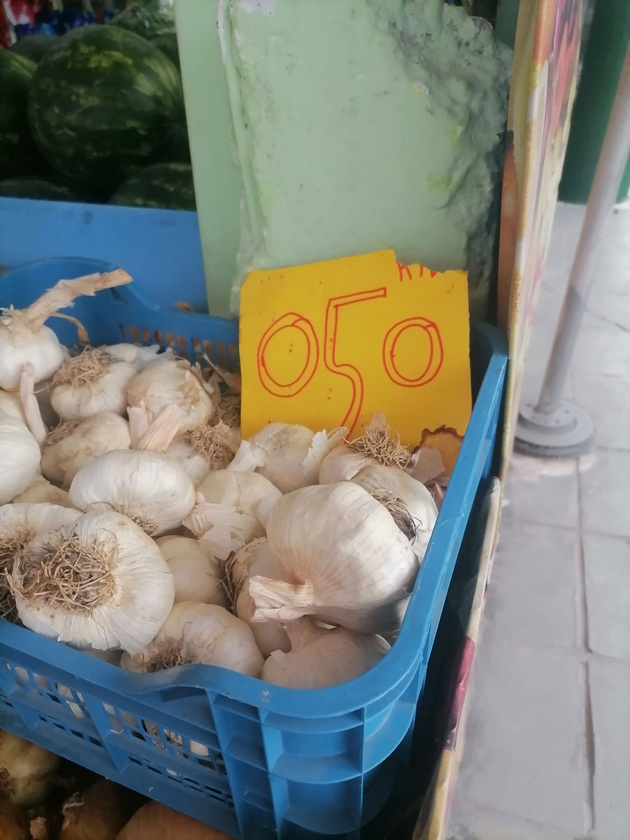poevtino-od-makedonija-vo-koe-grchko-letuvalishte-kje-si-kupite-praski-i-kajsii-za-30-denari-kilogram-10.jpg