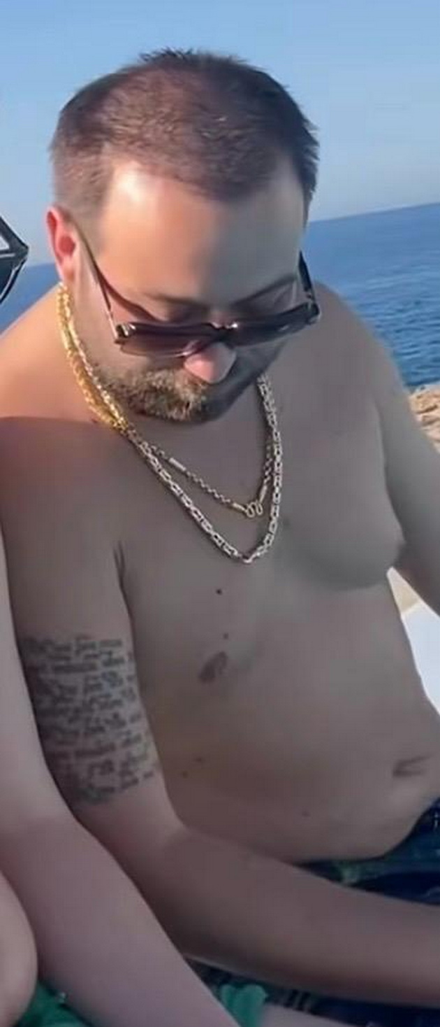 rasta-e-neprepoznatliv-na-odmor-na-malta-so-drugarite-gi-potstrizhal-sukanicite-opushten-stomak-05.jpg