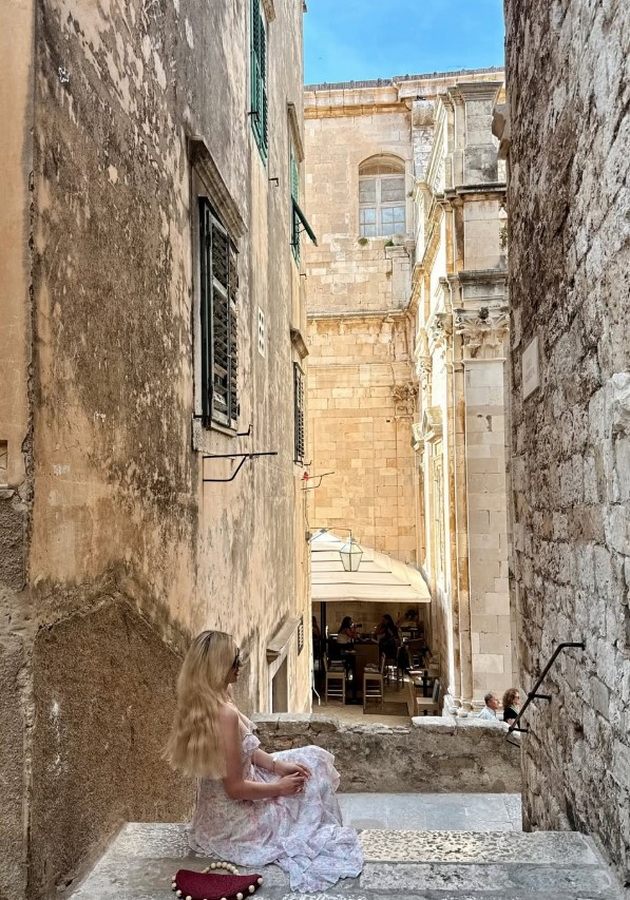 sandra-kirkov-za-patuvanjeto-vo-dubrovnik-kade-studirala-kade-i-da-zalutash-kje-zavrshish-na-ubavo-mesto-09.jpg