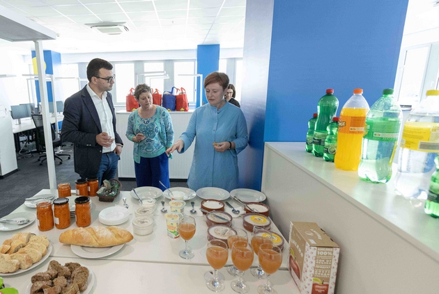 ambasadorkata-dreksler-go-poseti-noviot-logistichki-centar-na-lidl-vo-kumanovo-primer-za-sovremena-germanska-investicija-i-odrzhliv-razvoj-04.JPG