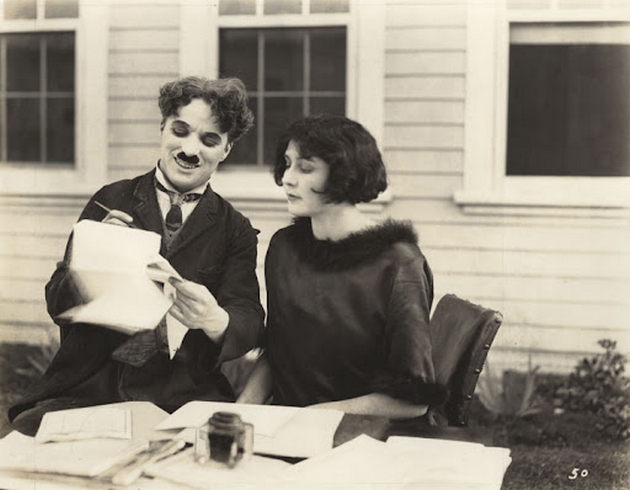 dve-zabremenile-na-samo-16-godini-site-gi-izneveruval-chetirite-soprugi-na-charli-chaplin-05.JPG