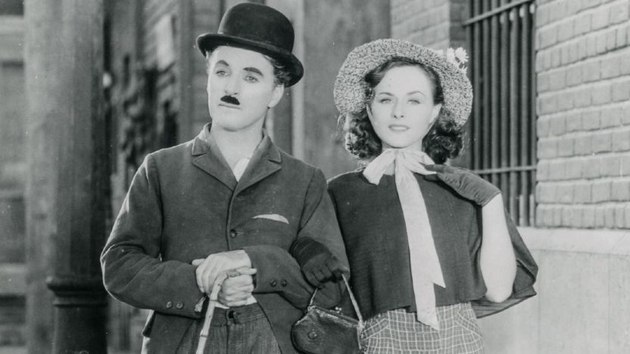 dve-zabremenile-na-samo-16-godini-site-gi-izneveruval-chetirite-soprugi-na-charli-chaplin-06.JPG