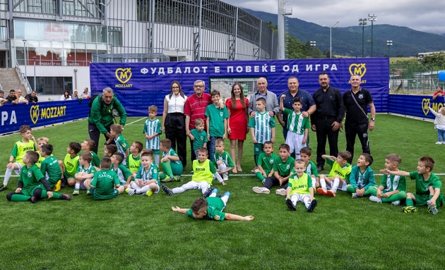 fudbalot-e-povekje-od-igra-mozzart-pishuva-nova-prikazna-vo-bitola-01.JPG