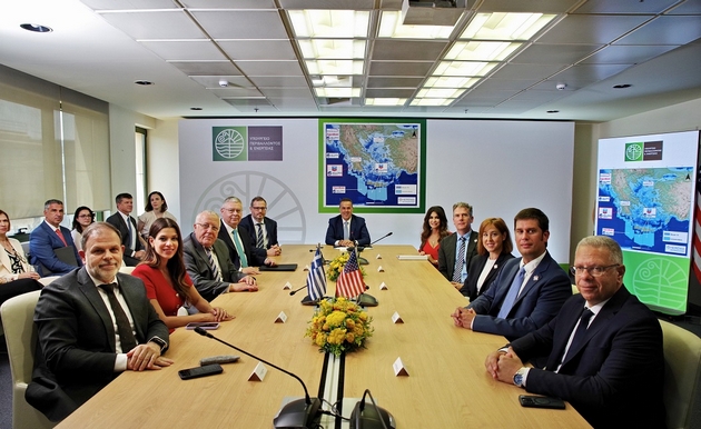 helleniq-energy-i-chevron-go-proshiruvaat-strateshkoto-partnerstvo-so-nov-dogovor-za-istrazhuvanje-vo-jonskoto-more-01.JPG