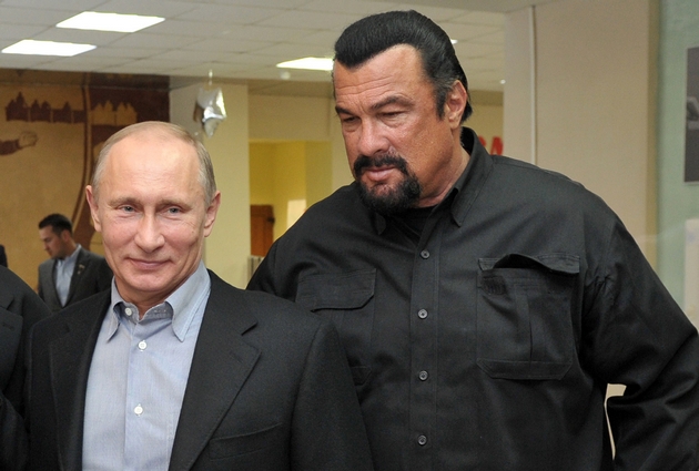 ima-srpsko-drzhavjanstvo-pobegna-vo-rusija-i-se-druzhi-so-putin-kade-ischezna-akterot-stiven-sigal-10.JPG