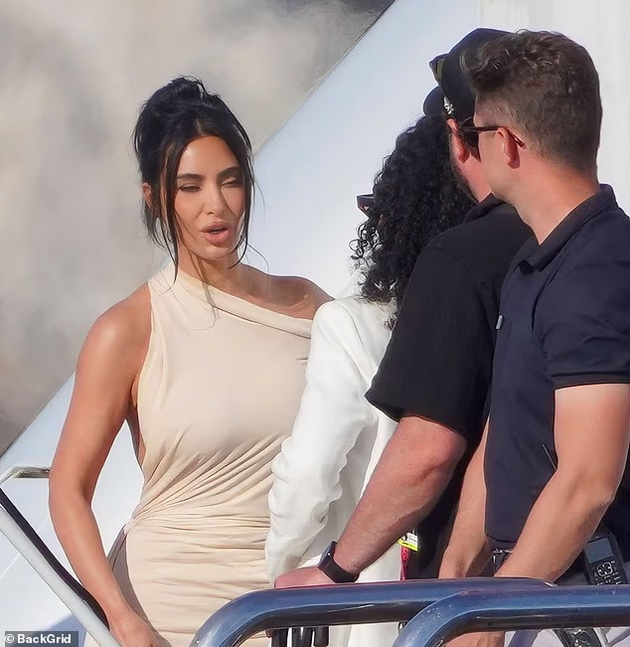 kim-kardashijan-go-baknuva-luis-hamilton-na-jahta-vo-monako-site-ljubomorat-ozboruvaat-deka-dechko-ja-koristi-za-slava-02.JPG