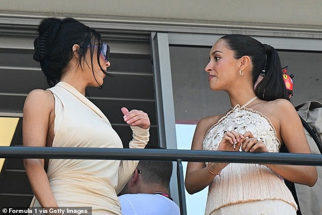kim-kardashijan-go-baknuva-luis-hamilton-na-jahta-vo-monako-site-ljubomorat-ozboruvaat-deka-dechko-ja-koristi-za-slava-04.JPG