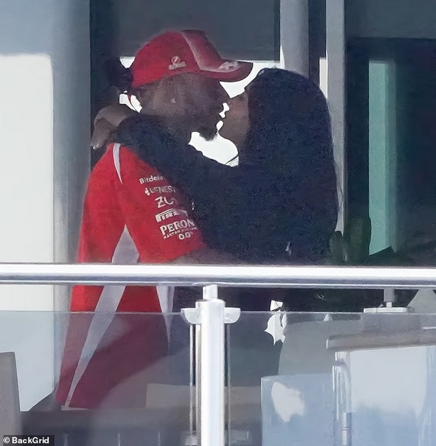 kim-kardashijan-go-baknuva-luis-hamilton-na-jahta-vo-monako-site-ljubomorat-ozboruvaat-deka-dechko-ja-koristi-za-slava-06.JPG