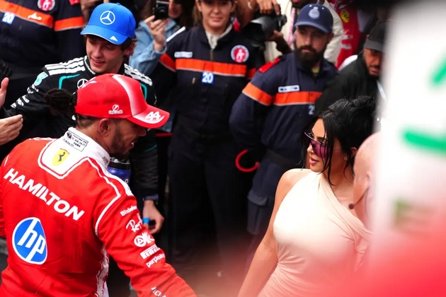 kim-kardashijan-go-baknuva-luis-hamilton-na-jahta-vo-monako-site-ljubomorat-ozboruvaat-deka-dechko-ja-koristi-za-slava-19.JPG