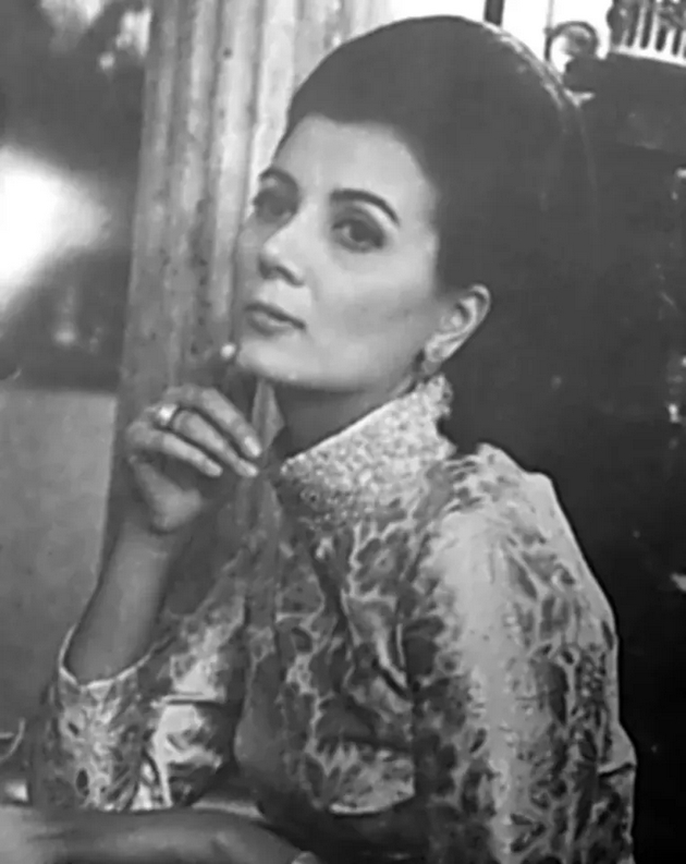 mislev-deka-sum-posvoena-bidejkji-majka-mi-pochinala-doznav-deka-me-kupile-na-crn-pazar-za-bebinja-04.JPG