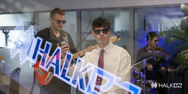 na-muzikata-i-e-mesto-i-megju-bankarskite-shalteri-young-dadi-so-ekskluziven-popup-nastap-za-klientite-na-halkbank-06.JPG