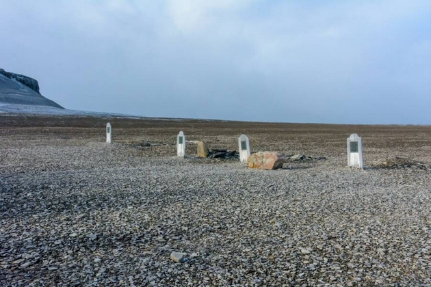 prokolnatata-ekspedicija-shto-zavrshila-so-kanibalizam-barale-premin-niz-arktikot-no-se-zaglavile-vo-vechniot-mraz-05.JPG