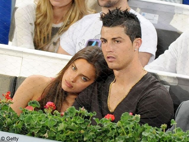 se-chuvstvuvala-kako-grda-zhena-so-nego-toj-dobi-dete-od-druga-koga-bea-zaedno-detali-za-vrskata-na-kristijano-ronaldo-i-irina-shajk-07.JPG