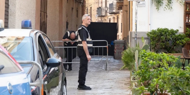 zabava-vo-kukja-na-italijanskata-mafija-zatvoreni-ulici-niz-palermo-dua-lipa-i-soprugot-napravija-raskoshna-svadba-vo-italija-18.JPG