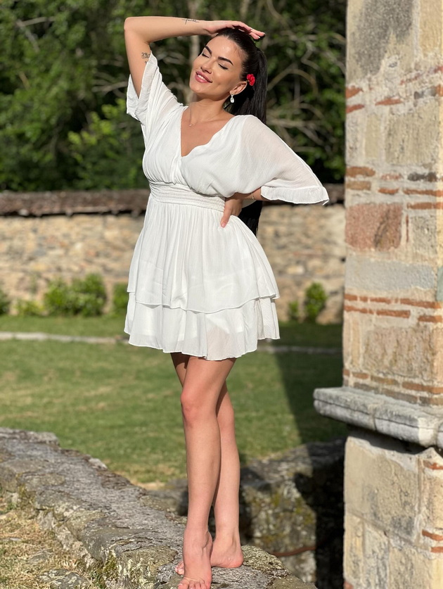 andrijana-petrushovska-za-crnobelo-snimiv-album-so-prerabotki-na-narodni-pesni-privatno-slusham-haus-muzika-02.jpg