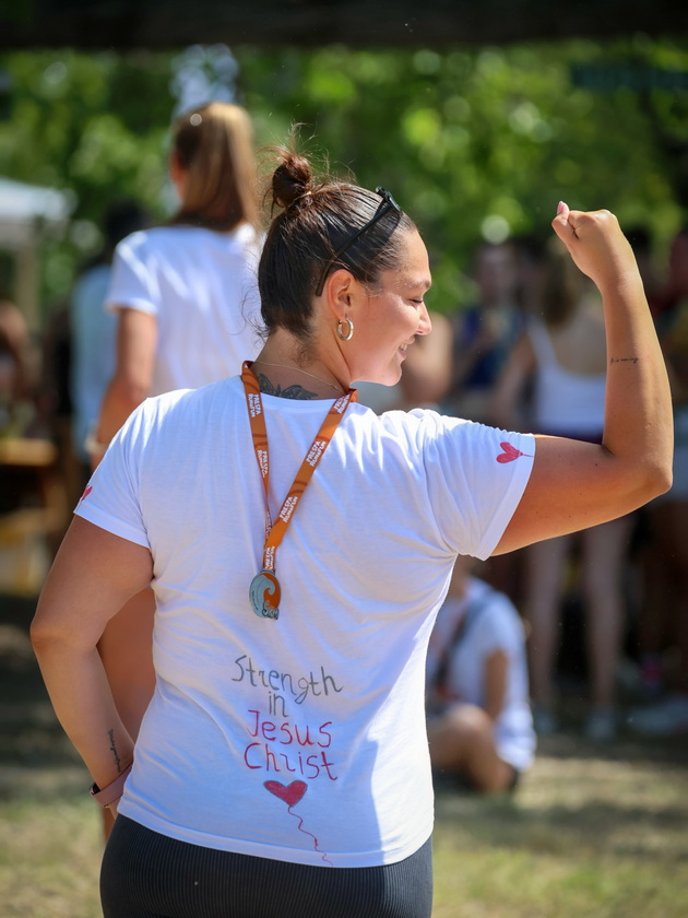 ivona-jo-istrcha-trka-vo-chest-na-pochinatiot-tatko-se-nadminav-sebe-i-svoite-stravovi-03.jpg
