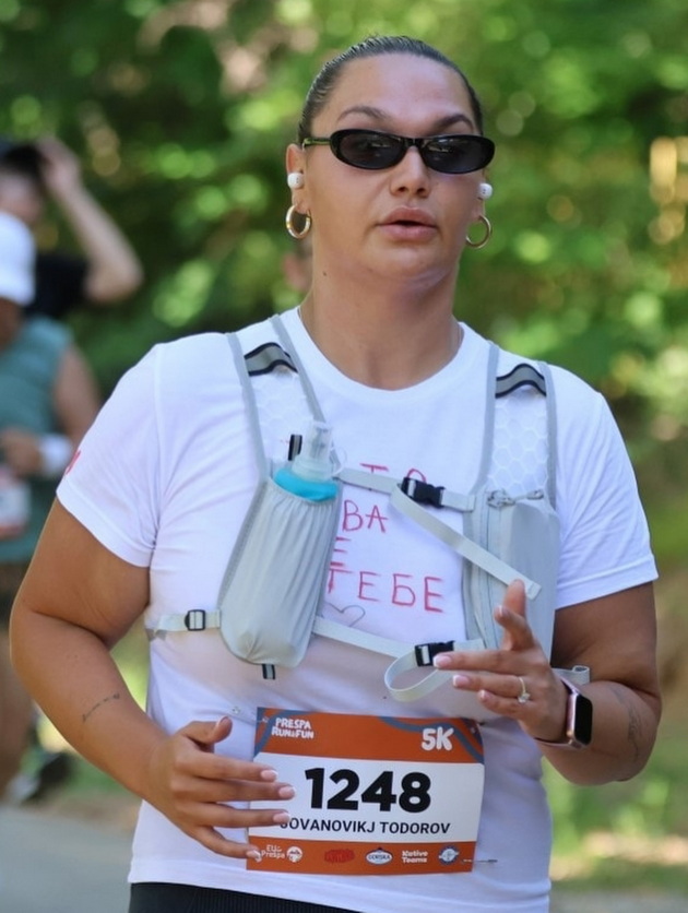 ivona-jo-istrcha-trka-vo-chest-na-pochinatiot-tatko-se-nadminav-sebe-i-svoite-stravovi-06.jpg