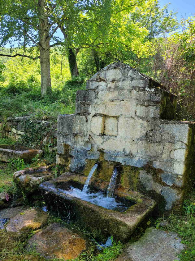 ja-posetiv-starata-semejna-kukja-vo-s-zrze-mi-se-razbudi-nostalgija-po-letata-pominati-tamu-so-baba-mi-i-dedo-mi-05.jpg