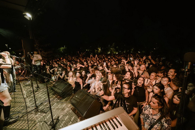 leten-koncert-na-muzichkoto-uchilishte-enterprajz-29-benda-120-uchenici-i-mokjna-rok-programa-na-we-will-rock-you-08.jpg