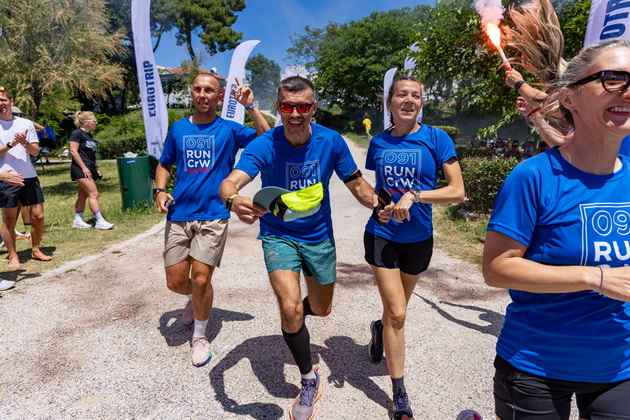 makedonci-istrchaa-400km-od-ljubljana-do-zadar-vo-timska-trka-zavrshivme-za-33-chasa-najteshko-e-nokje-koga-si-sam-na-patekata-04.jpg