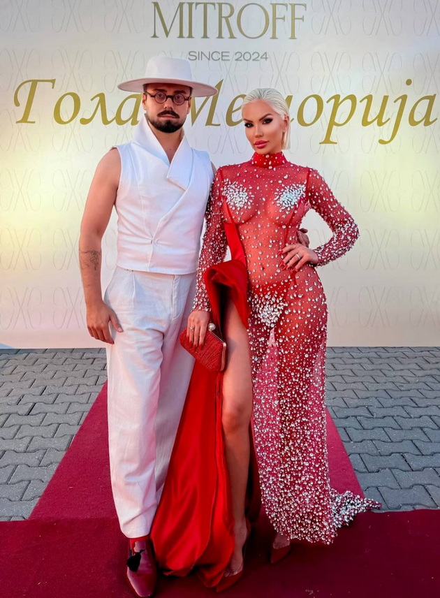 shto-oblekoa-gostite-del-od-atmosferata-na-modnata-revija-na-ljupka-mitrova-vo-skopje-28.jpg