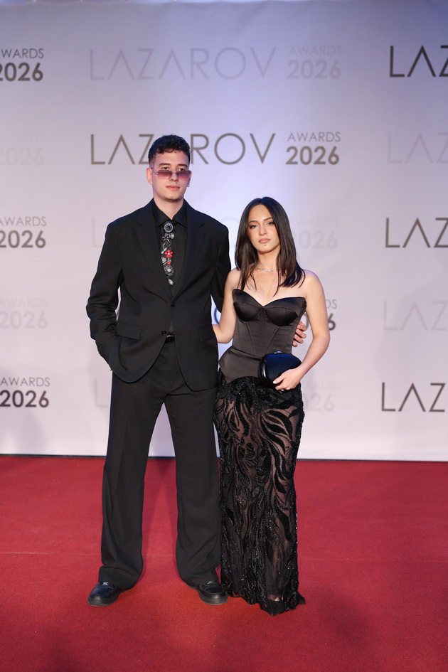 shto-oblekoa-gostite-na-vtorite-lazarov-nagradi-vo-skopje-foto-06_copy.jpg