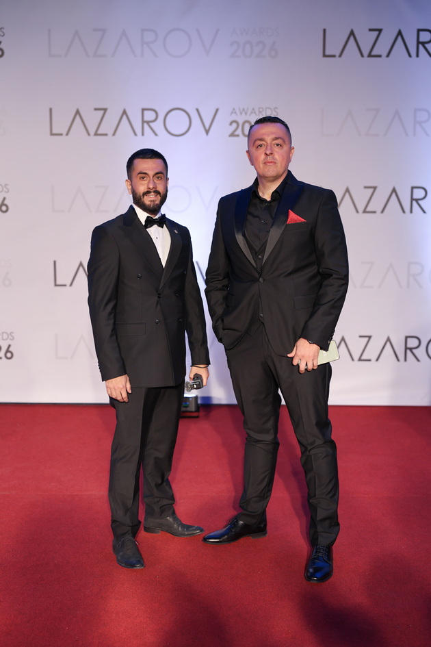 shto-oblekoa-gostite-na-vtorite-lazarov-nagradi-vo-skopje-foto-08_copy.jpg