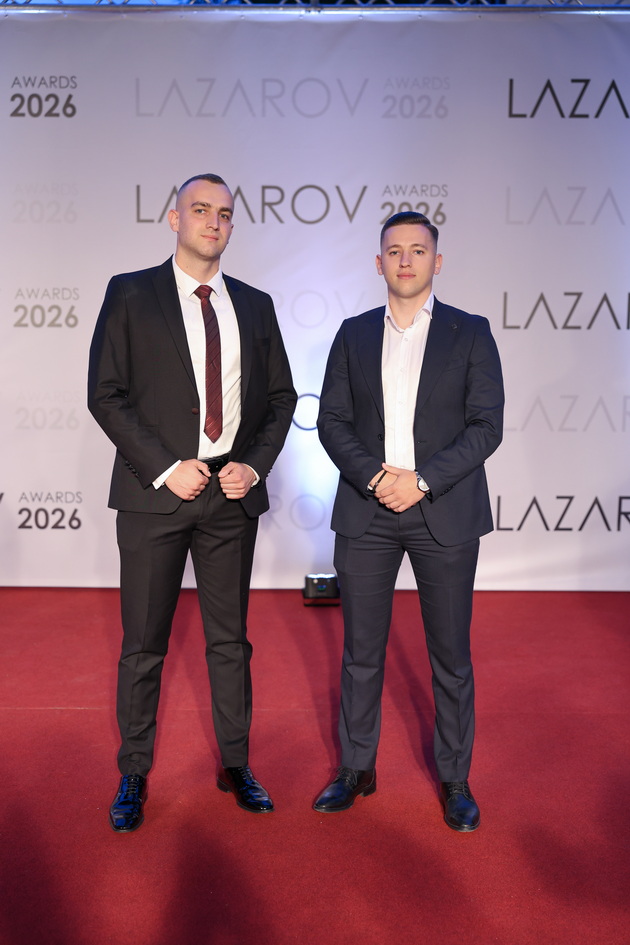 shto-oblekoa-gostite-na-vtorite-lazarov-nagradi-vo-skopje-foto-09_copy.jpg
