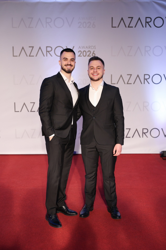 shto-oblekoa-gostite-na-vtorite-lazarov-nagradi-vo-skopje-foto-16_copy.jpg
