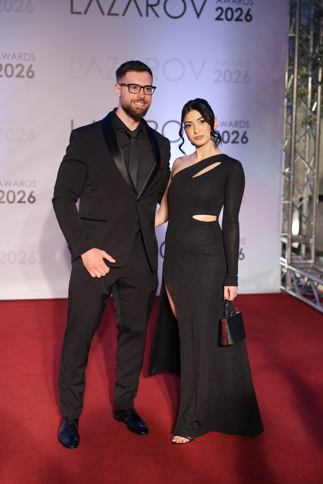 shto-oblekoa-gostite-na-vtorite-lazarov-nagradi-vo-skopje-foto-17_copy.jpg
