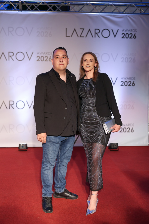 shto-oblekoa-gostite-na-vtorite-lazarov-nagradi-vo-skopje-foto-21_copy.jpg