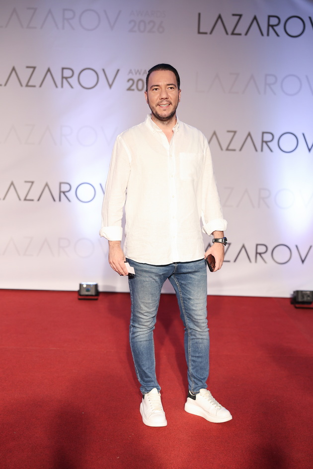 shto-oblekoa-gostite-na-vtorite-lazarov-nagradi-vo-skopje-foto-24_copy.jpg
