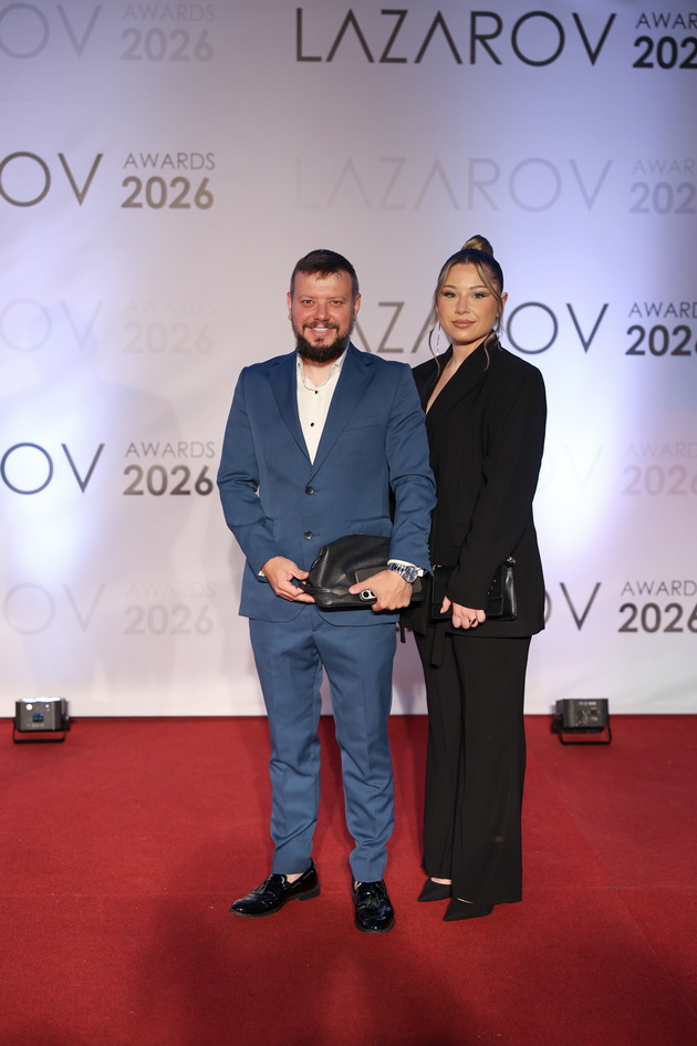 shto-oblekoa-gostite-na-vtorite-lazarov-nagradi-vo-skopje-foto-26_copy.jpg
