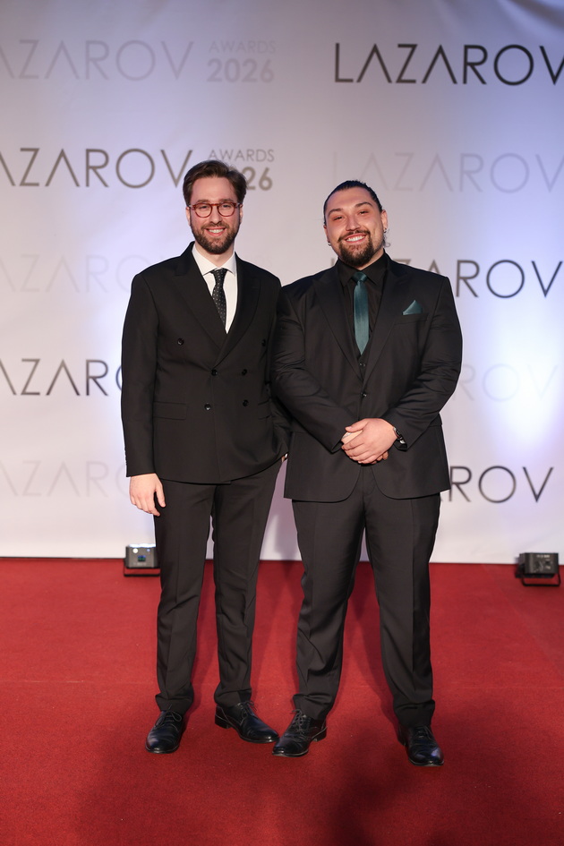 shto-oblekoa-gostite-na-vtorite-lazarov-nagradi-vo-skopje-foto-27_copy.jpg