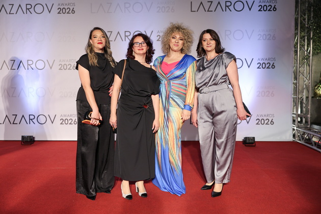 shto-oblekoa-gostite-na-vtorite-lazarov-nagradi-vo-skopje-foto-43_copy.jpg