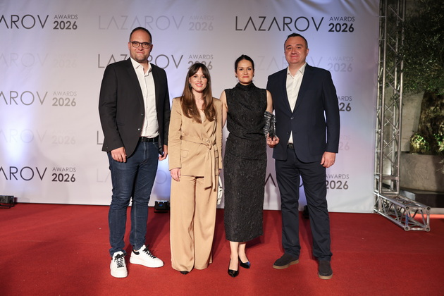 shto-oblekoa-gostite-na-vtorite-lazarov-nagradi-vo-skopje-foto-58_copy.jpg