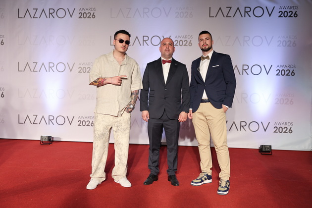 shto-oblekoa-gostite-na-vtorite-lazarov-nagradi-vo-skopje-foto-75_copy.jpg