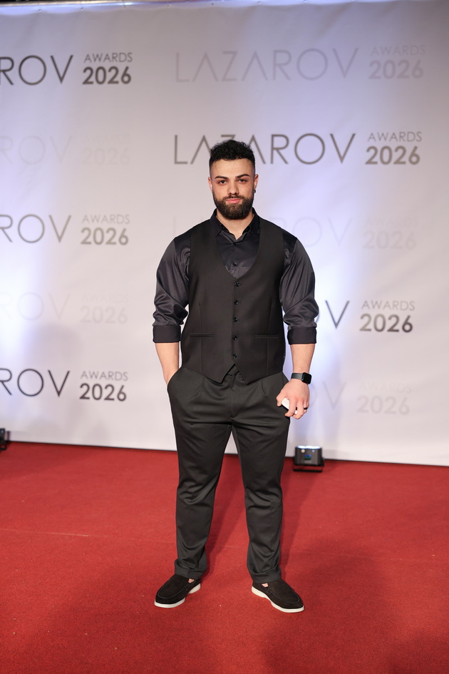 shto-oblekoa-gostite-na-vtorite-lazarov-nagradi-vo-skopje-foto-82_copy.jpg