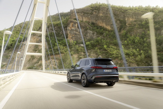 treta-generacija-na-uspesniot-suv-noviot-audi-q7-gi-obedinuva-raznovidnosta-i-performansite-22.jpg