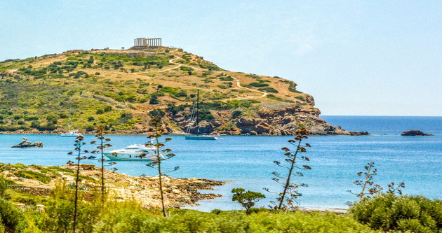 8-najubavi-plazhi-na-atinskata-riviera-vo-grcija-spoj-na-luksuz-idilichna-atmosfera-i-chisto-more-08.jpg