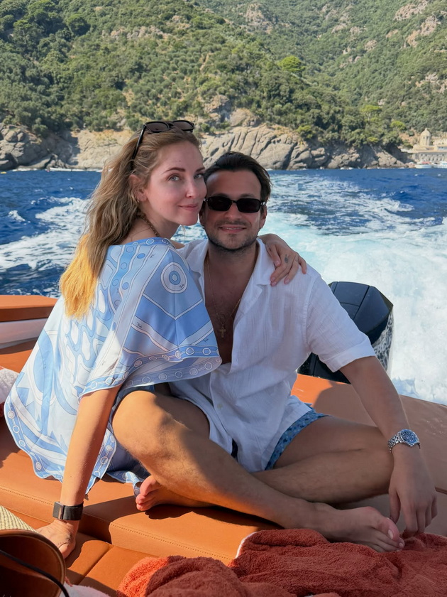 kjara-feranji-po-razvodot-i-skandalot-zaradi-koj-i-se-zakanuvashe-zatvor-odmara-so-noviot-dechko-vo-portofino-08.jpg