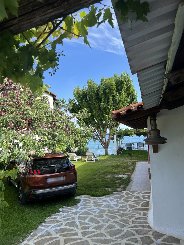 na-odmor-so-jana-burcheska-najdovme-skrieno-mesto-na-halkidiki-soprugot-gotvi-odlichno-ne-odime-po-restorani-06.jpeg