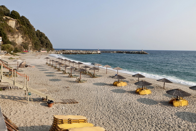 top-7-najubavi-plazhi-na-polustrovot-pelion-vo-grcija-koj-stanuva-popularen-kaj-makedoncite-04.jpg