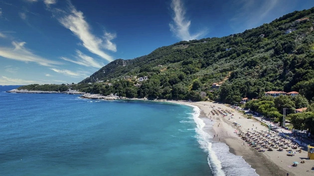 top-7-najubavi-plazhi-na-polustrovot-pelion-vo-grcija-koj-stanuva-popularen-kaj-makedoncite-06.jpg